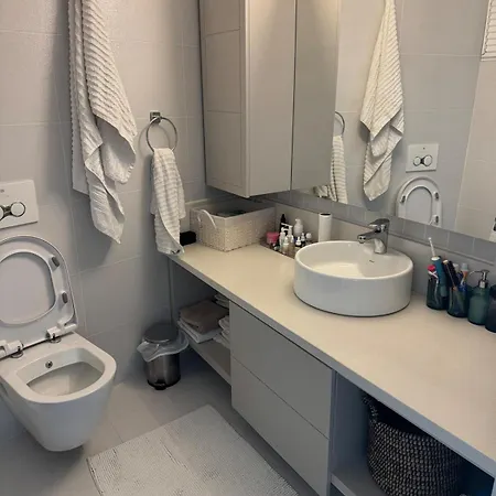 Stunning Large Unit In Kundu Appartement